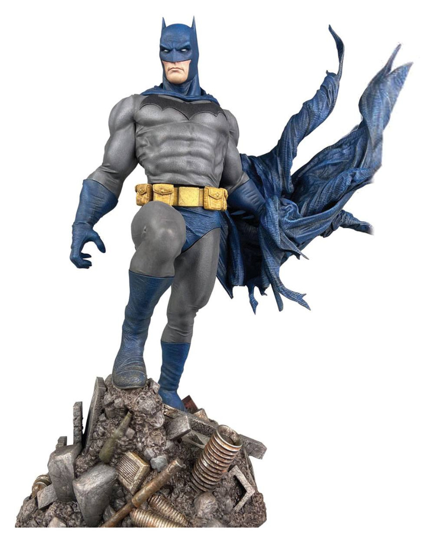 DC Comic Gallery PVC Statue Batman Defiant 25 cm