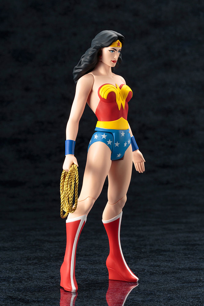Estátua PVC DC Comics ARTFX+ 1/10 Wonder Woman (Classic) 19 cm
