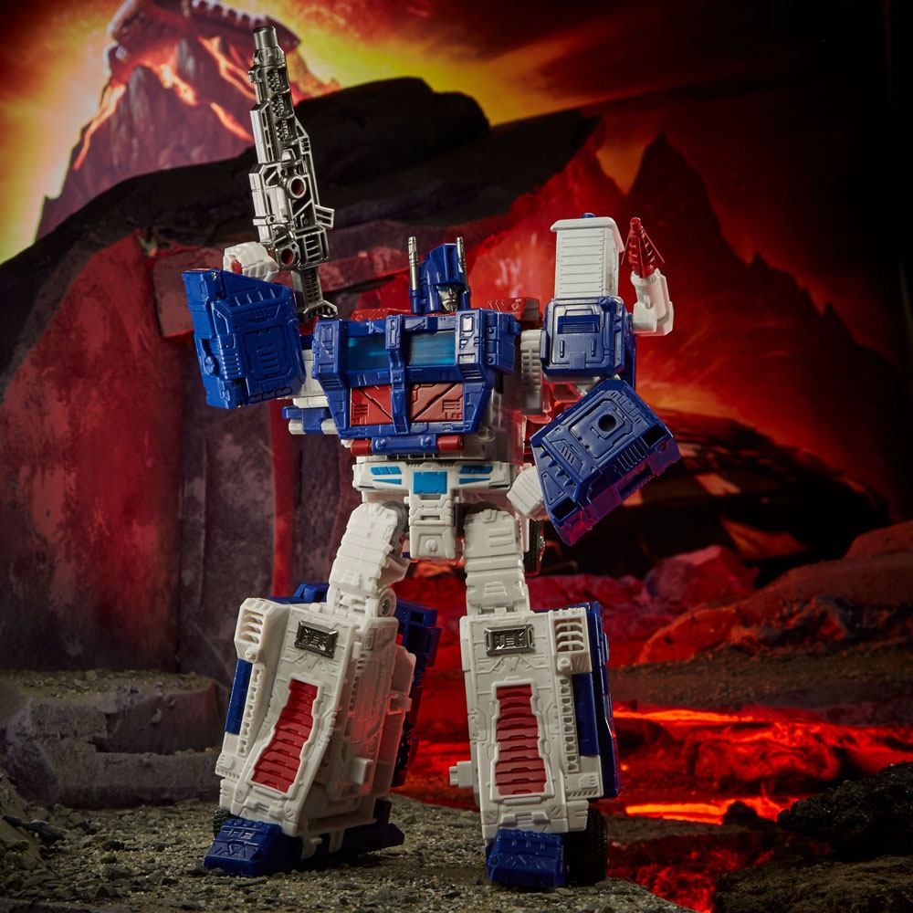 Transformers Generations War for Cybertron: Kingdom Ultra Magnus AF 18 cm