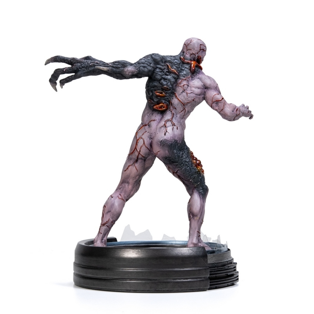 Resident Evil Tyrant T-002 Limited Edition Statue 27 cm