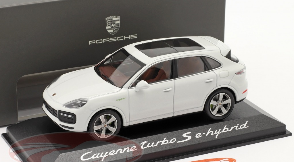 Minichamps Porsche Cayenne Turbo S E-Hybrid year 2019 carrara white 1:43