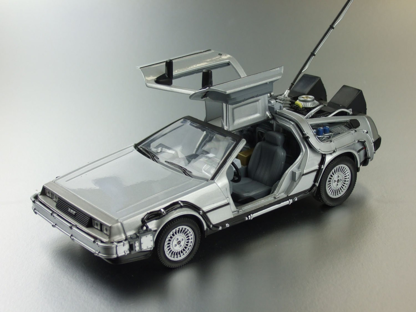 Back to the Future Diecast Model 1/24 ´81 DeLorean LK Coupe