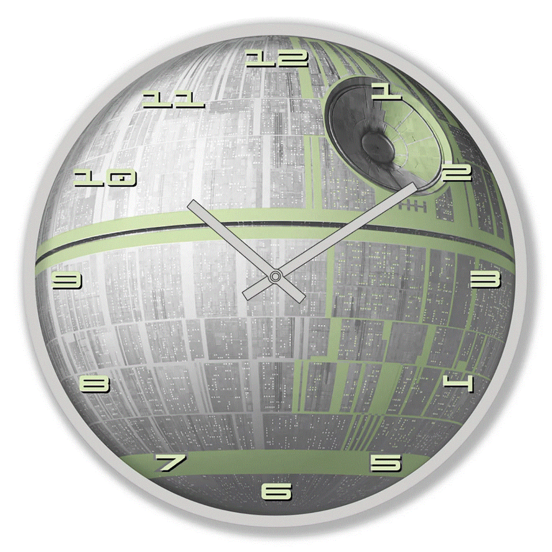 Star Wars: Death Star Wall Clock Glow in the Dark