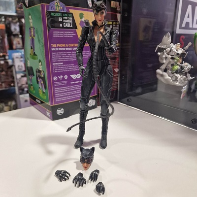 Batman Arkham City Action Figure Catwoman 22 cm Play Arts Kai (Sem caixa)