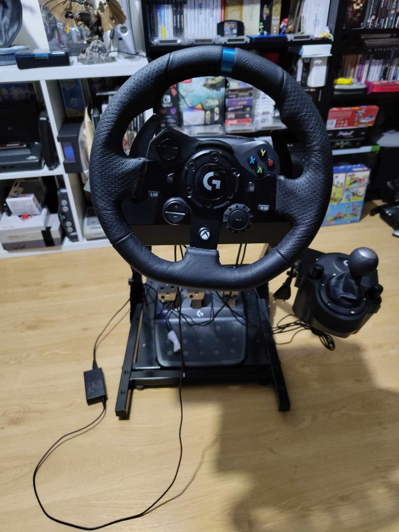 Logitech G920 Racing Wheel XBox/PC + Suporte Cockpit em metal (Seminovo)